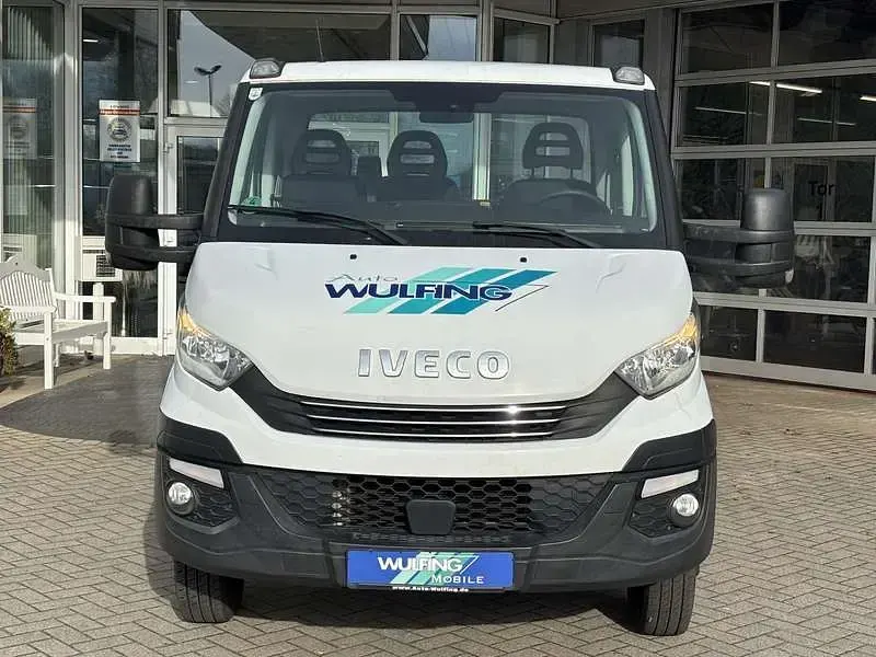 Gebraucht Iveco Daily 179 PS (131 kW) 2019 Weiß Van