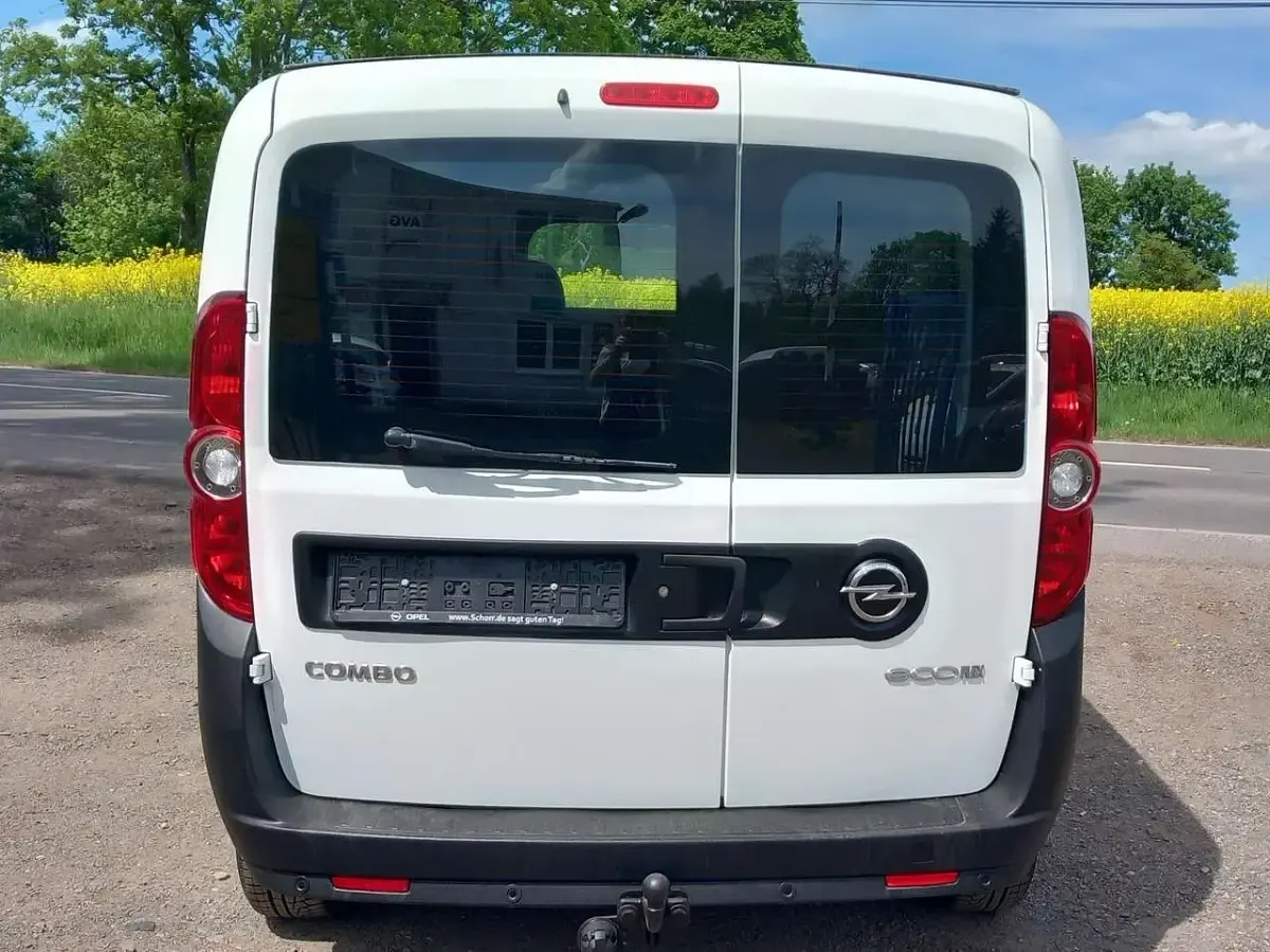 Używany Opel Combo 90 KM (66 kW) 2016 Biały Minivan