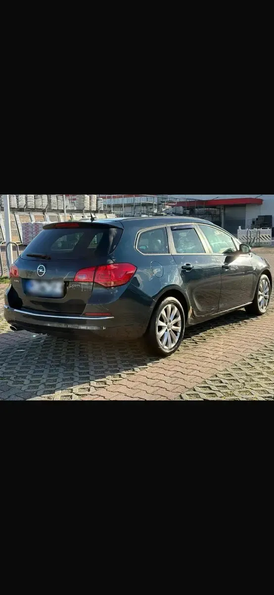 Gebraucht Opel Astra 165 PS (121 kW) 2013 Blau Kombi
