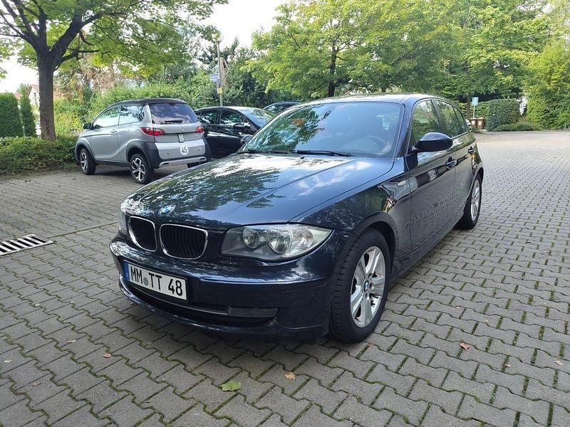 Blau Gebraucht 2009 BMW 118 Kleinwagen | 2.000 € (Superpreis) - Bild 1/4