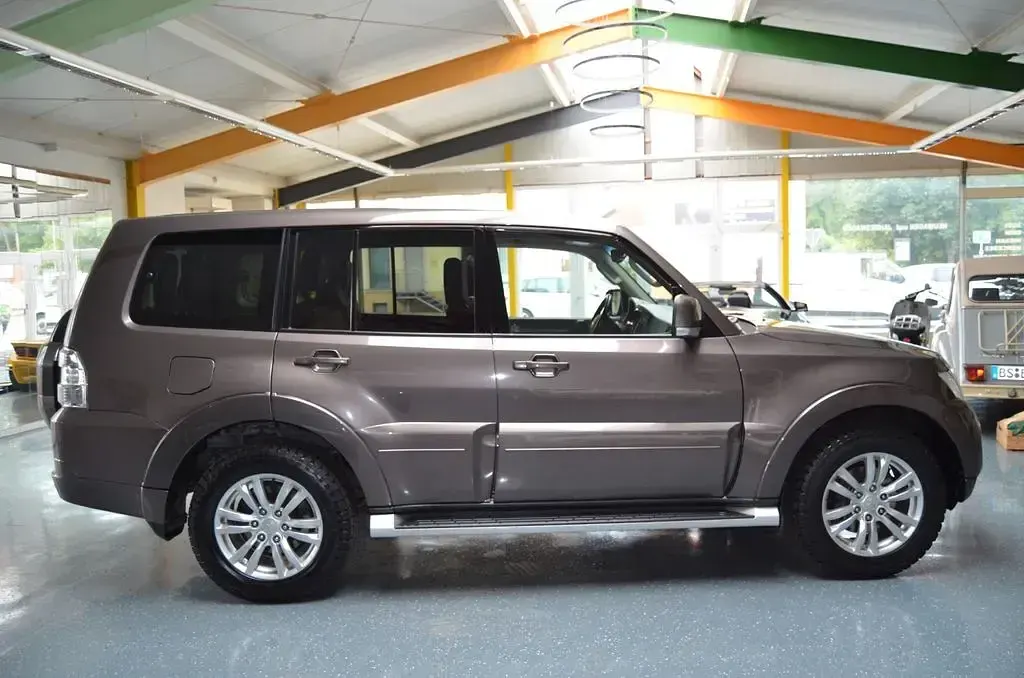 Gebraucht Mitsubishi Pajero 190 PS (139 kW) 2016 Braun SUV