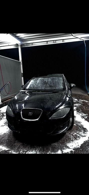 Gebraucht Seat Leon Reference 125 PS (91 kW) 2010 Schwarz Kleinwagen