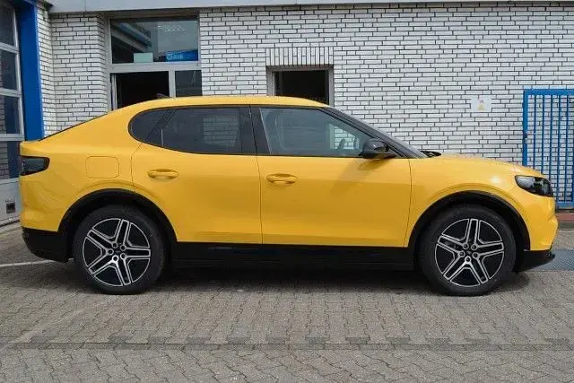 Neu Ford Capri Premium 250 kW (340 PS) 2025 Gelb SUV