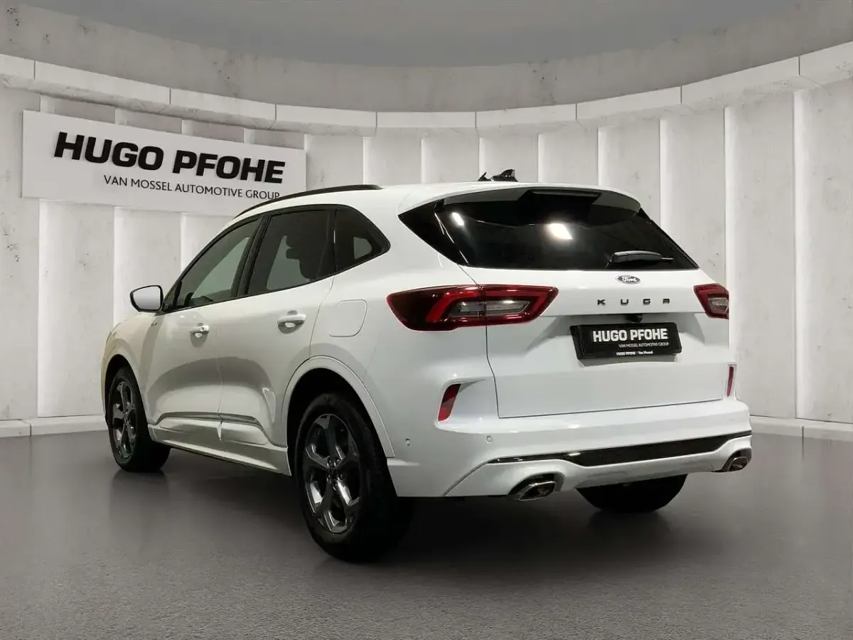 Gebraucht Ford Kuga ST-Line X 186 PS (136 kW) 2024 Frozen white SUV