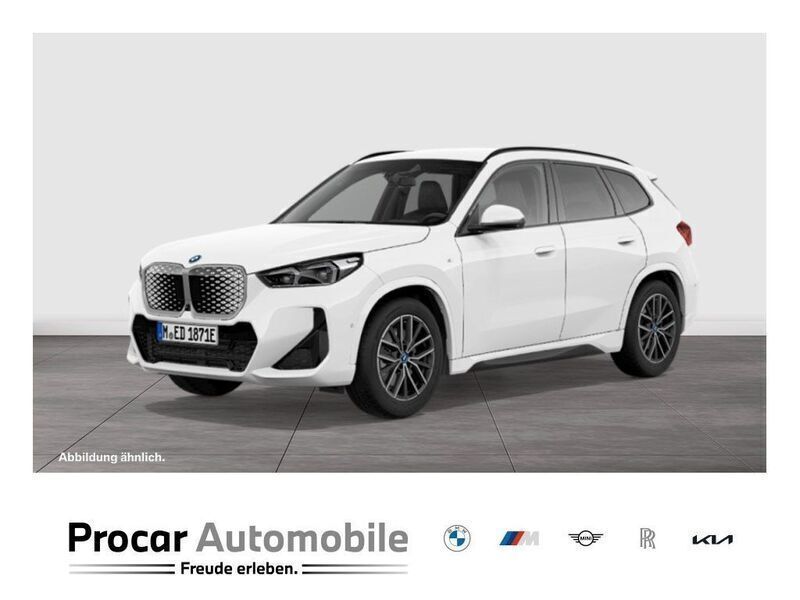 Weiß Neu 2025 BMW iX1 M Sport SUV | 52.840 € (Etwas zu teuer) - Bild 1/4