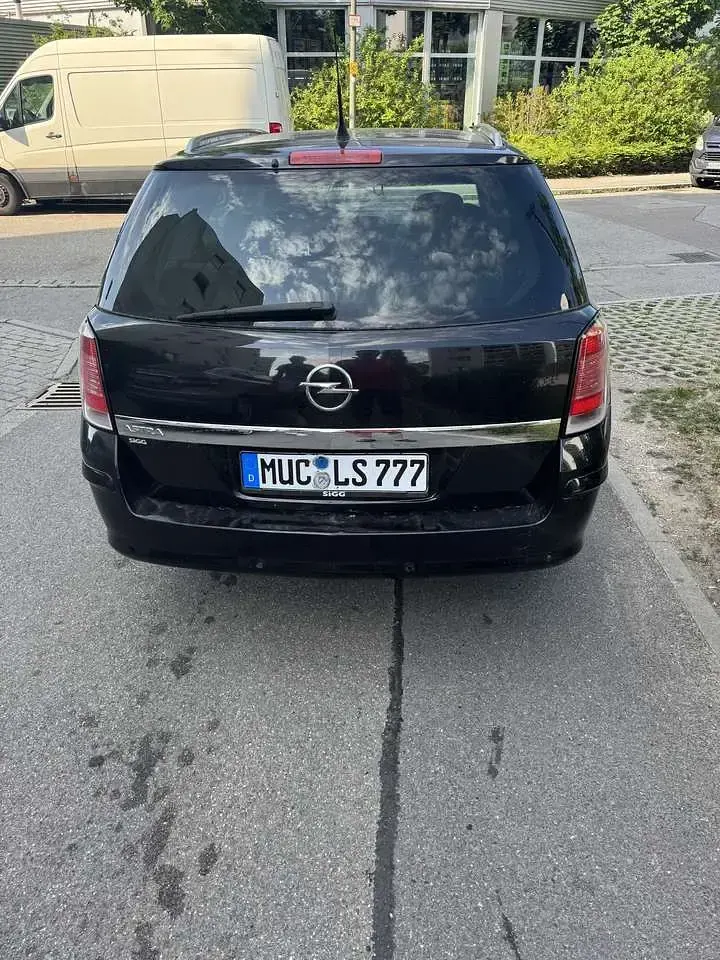 Gebraucht Opel Astra GTC Cosmo 125 PS (91 kW) 2006 Limousine