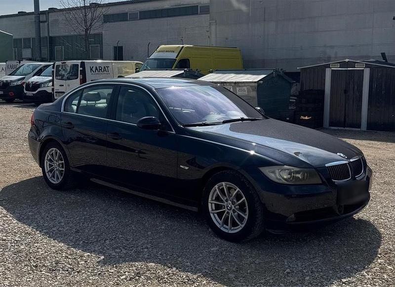 Gebraucht BMW 325 218 PS (160 kW) 2004 Blau Limousine