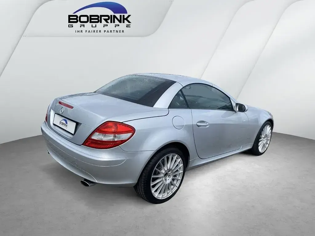 Second-hand Mercedes SLK200 163 CP (119 kW) 2005 Argintiu Cabrio