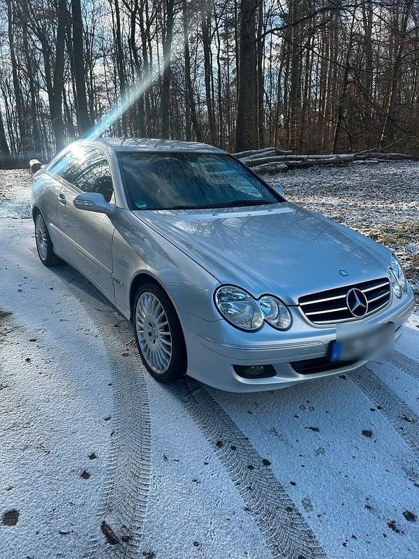 Silber Gebraucht 2008 Mercedes CLK200 Avantgarde Coupé | 6.490 € (Fairer Preis) - Bild 1/4