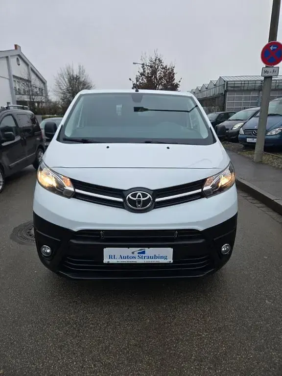 Gebraucht Toyota Proace 122 PS (89 kW) 2020 Weiß Van / Kleinbus