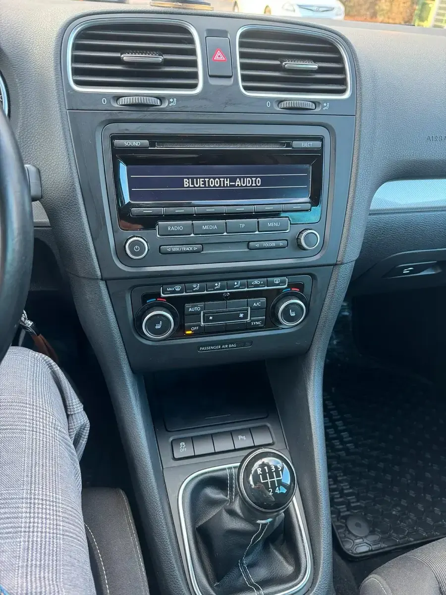 Gebraucht VW Golf VI Match 86 PS (63 kW) 2012 Schwarz Kleinwagen