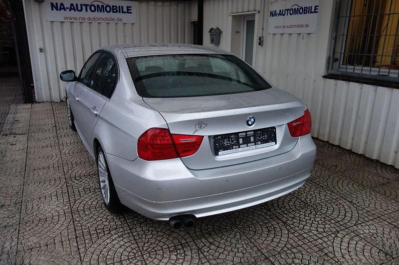 Gebraucht BMW 325 218 PS (160 kW) 2010 Silber Limousine