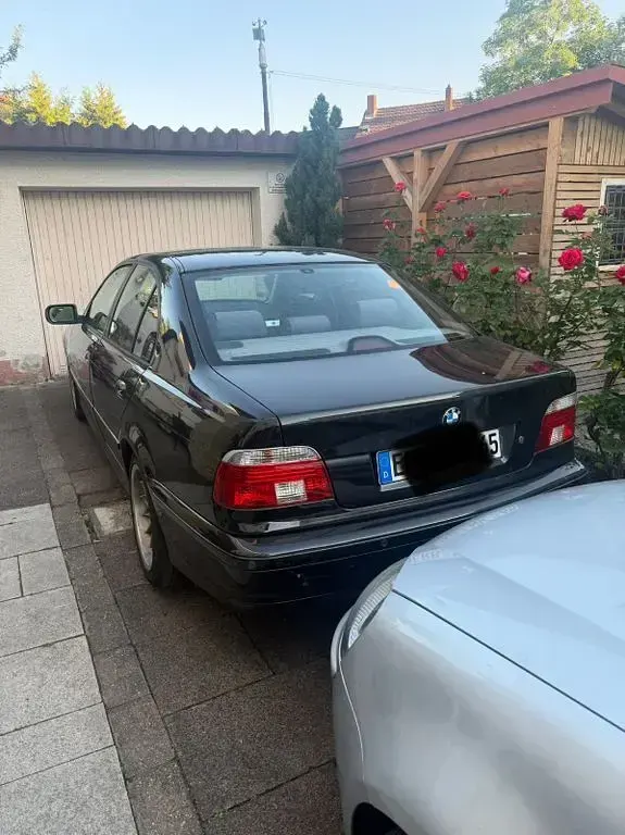 Gebraucht BMW 523 170 PS (125 kW) 2000 Schwarz Limousine