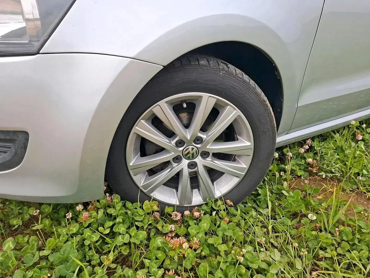 Gebraucht VW Polo 75 PS (55 kW) 2009 Silber Kleinwagen
