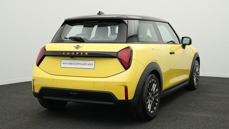 Gebraucht Mini Cooper Classic 156 PS (114 kW) 2025 Gelb Kleinwagen