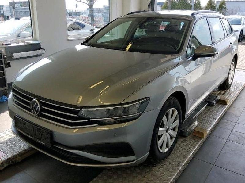 Gebraucht VW Passat Conceptline 150 PS (110 kW) 2022 Silber Kombi