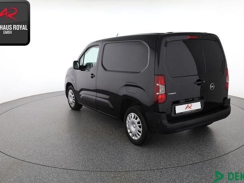Gebraucht Opel Combo Edition 131 PS (96 kW) 2022 Schwarz Van / Kleinbus