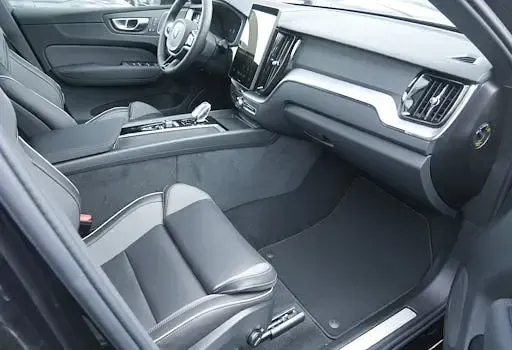 Gebraucht Volvo XC60 Plus 350 PS (257 kW) 2025 Onyx schwarz SUV