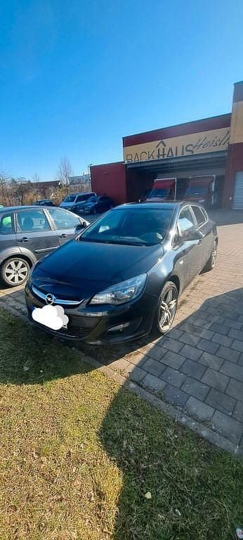 Gebraucht Opel Astra 116 PS (85 kW) 2014 Schwarz Limousine