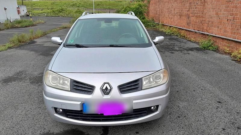 Silber Gebraucht 2007 Renault Mégane II Kombi | 2.000 € (Etwas zu teuer) - Bild 1/4