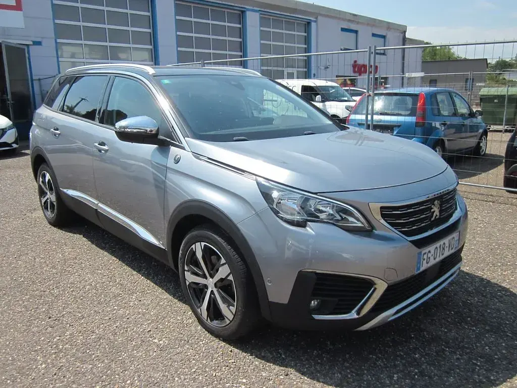 Gebraucht Peugeot 5008 Crossway 131 PS (96 kW) 2019 Grau SUV