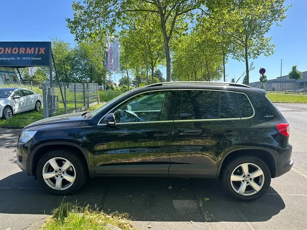 Gebraucht VW Tiguan Team 150 PS (110 kW) 2010 Schwarz SUV