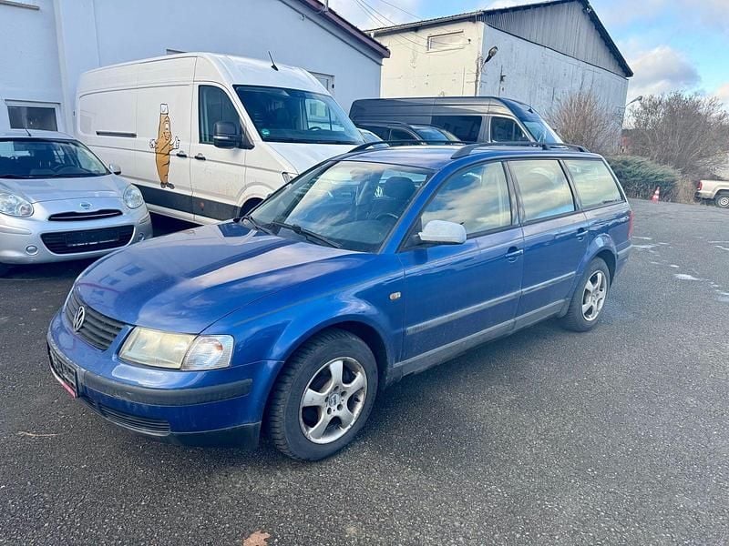 Blau Gebraucht 1998 VW Passat Comfortline Kombi | 549 € (Superpreis) - Bild 1/4