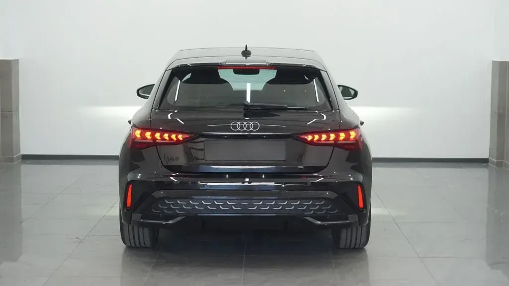 Gebraucht Audi A3 S-Line 150 PS (110 kW) 2025 Schwarz Limousine
