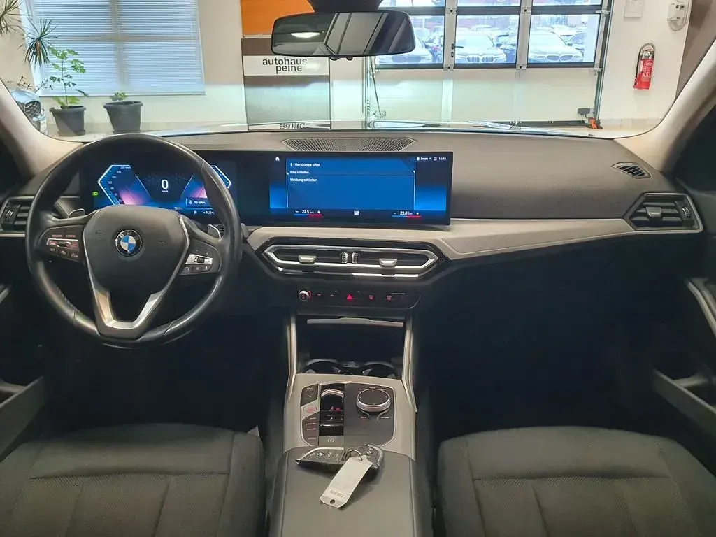 Gebraucht BMW 318 Shadowline 150 PS (110 kW) 2023 Schwarz Limousine