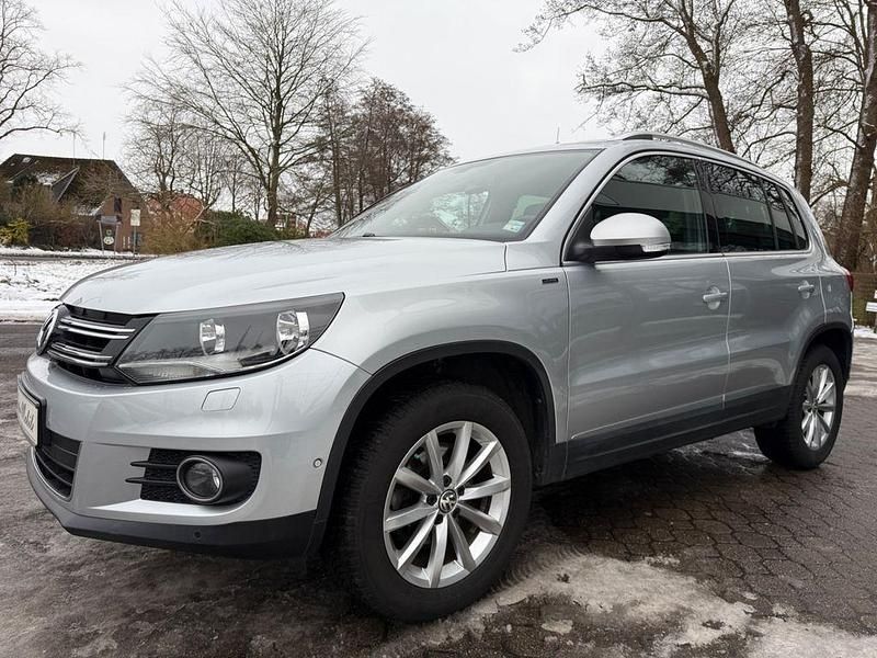 Gebraucht VW Tiguan LOUNGE 150 PS (110 kW) 2016 Silber SUV