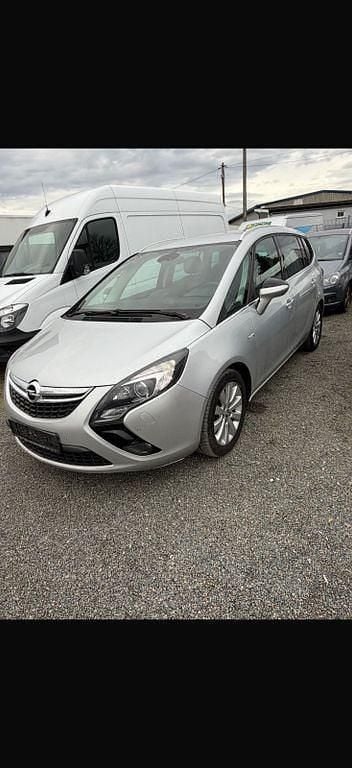 Silber Gebraucht 2016 Opel Zafira Tourer Innovation Van / Kleinbus | 6.790 € (Fairer Preis) - Bild 1/4