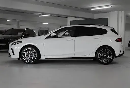 Neu BMW 120 Shadowline 170 PS (125 kW) 2025 Weiß Kleinwagen
