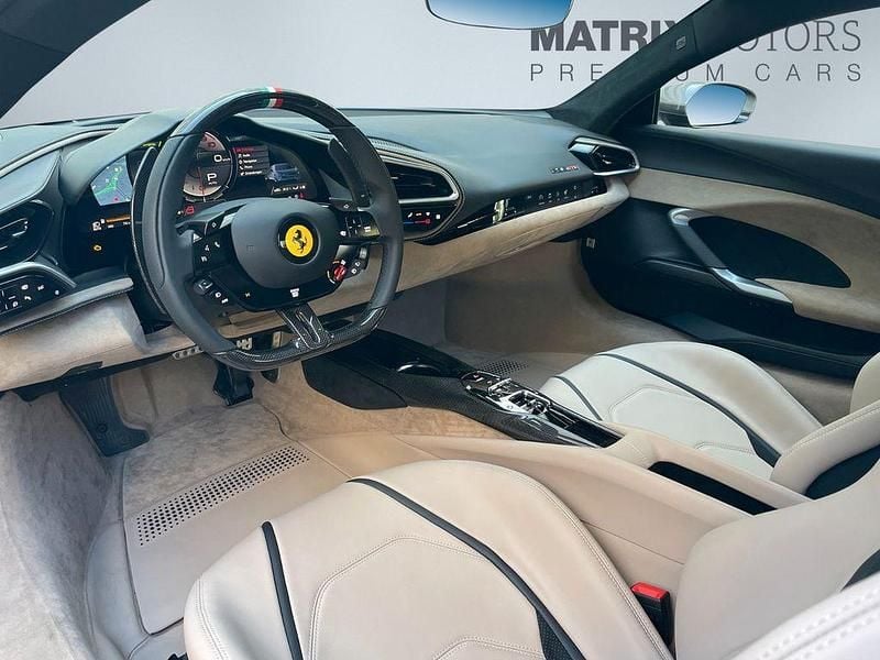 Second-hand Ferrari 296 829 CP (609 kW) 2024 Gri Coupe