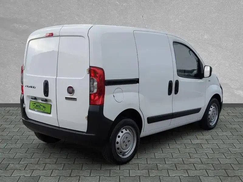 Gebraucht Fiat Fiorino 95 PS (69 kW) 2020 Weiß Van / Kleinbus