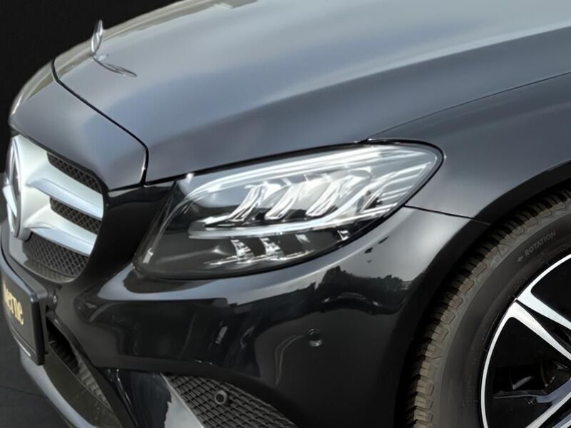 Gebraucht Mercedes C180 Avantgarde 156 PS (114 kW) 2020 Obsidianschwarz metallic Limousine