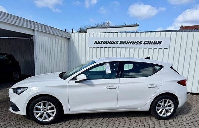 Gebraucht Seat Leon Style 90 PS (66 kW) 2022 Weiß Limousine