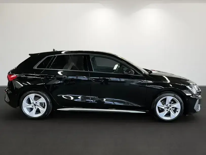 Gebraucht Audi A3 S-Line 150 PS (110 kW) 2023 Mythosschwarz metallic Limousine
