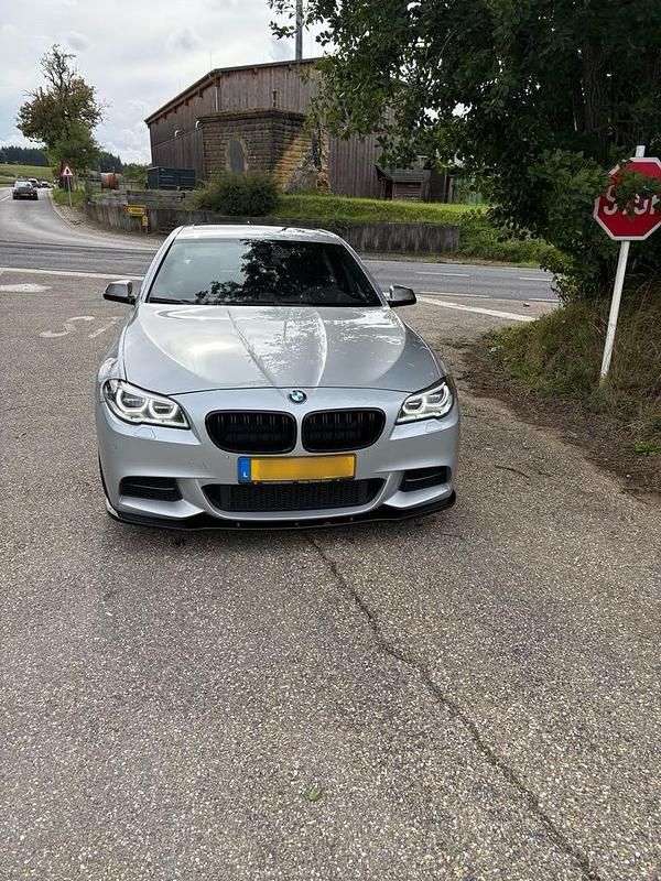 Grau Gebraucht 2013 BMW M550 M Sport Limousine | 26.000 € (Fairer Preis) - Bild 1/4