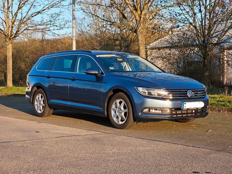 Second-hand VW Passat Comfortline 150 CP (110 kW) 2015 Albastru Break