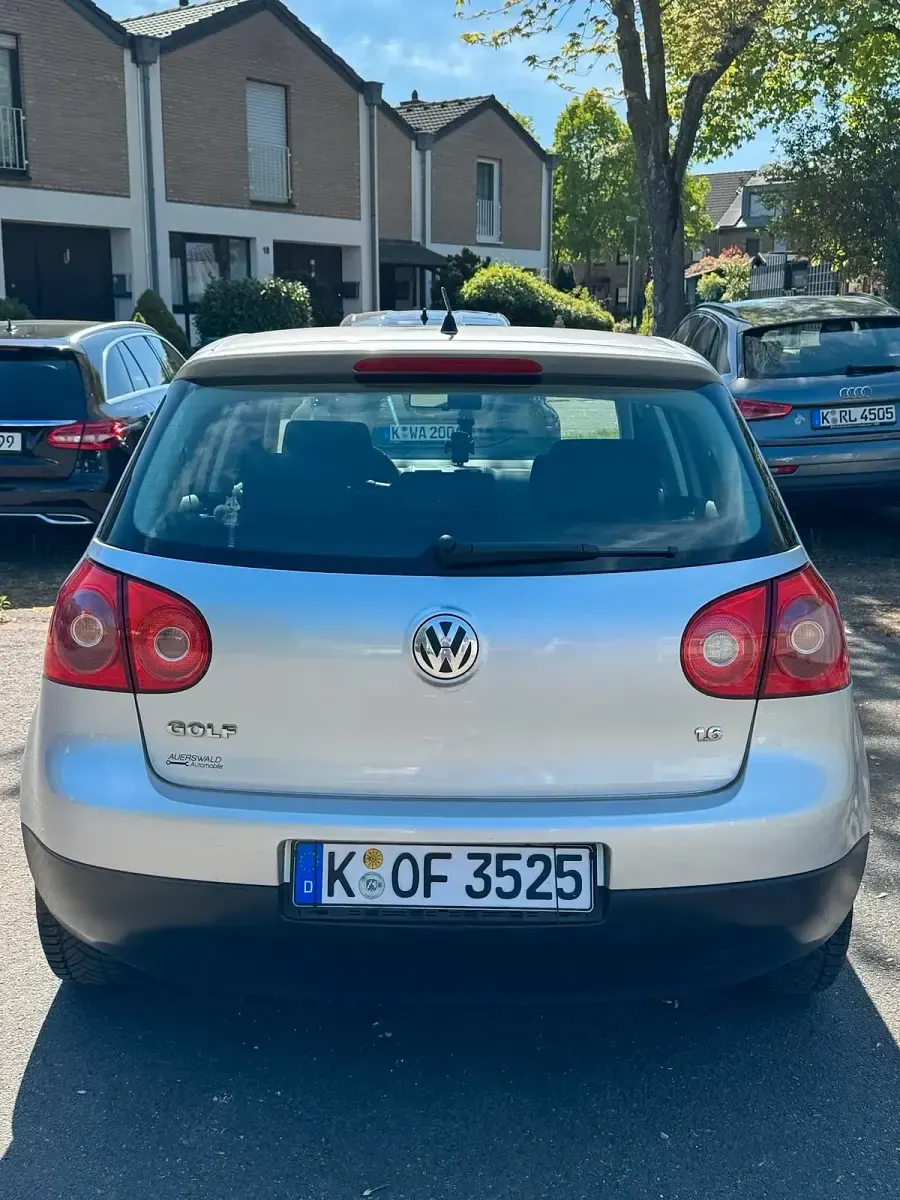 Gebraucht VW Golf V 102 PS (75 kW) 2005 Silber Kleinwagen
