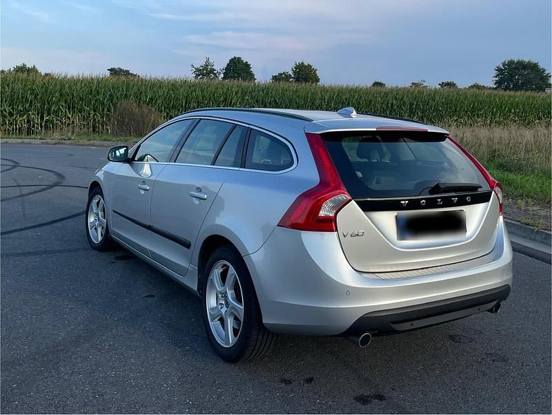 Gebraucht Volvo V60 215 PS (158 kW) 2012 Silber Kombi