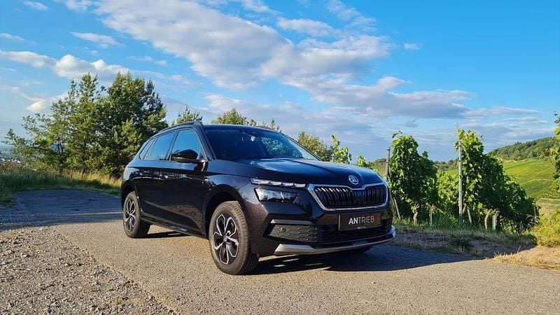 Schwarz Gebraucht 2020 Skoda Kamiq Drive SUV | 22.490 € (Fairer Preis) - Bild 1/4