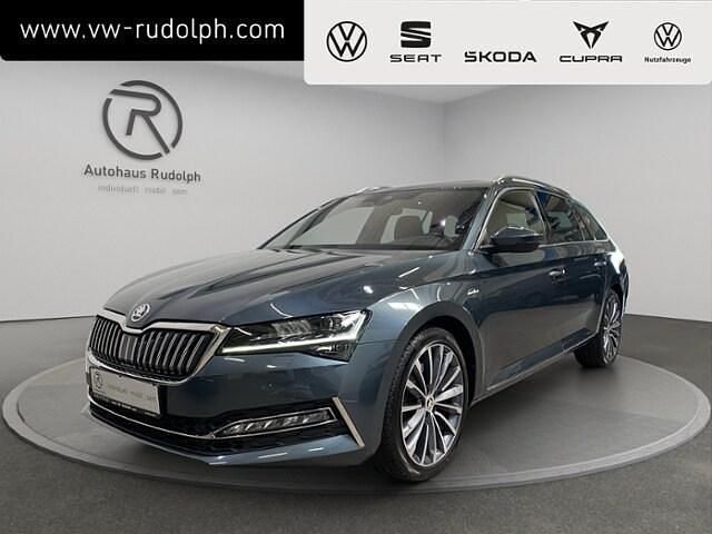 Grau Gebraucht 2019 Skoda Superb LAURIN & KLEMENT Kombi | 31.489 € (Fairer Preis) - Bild 1/4