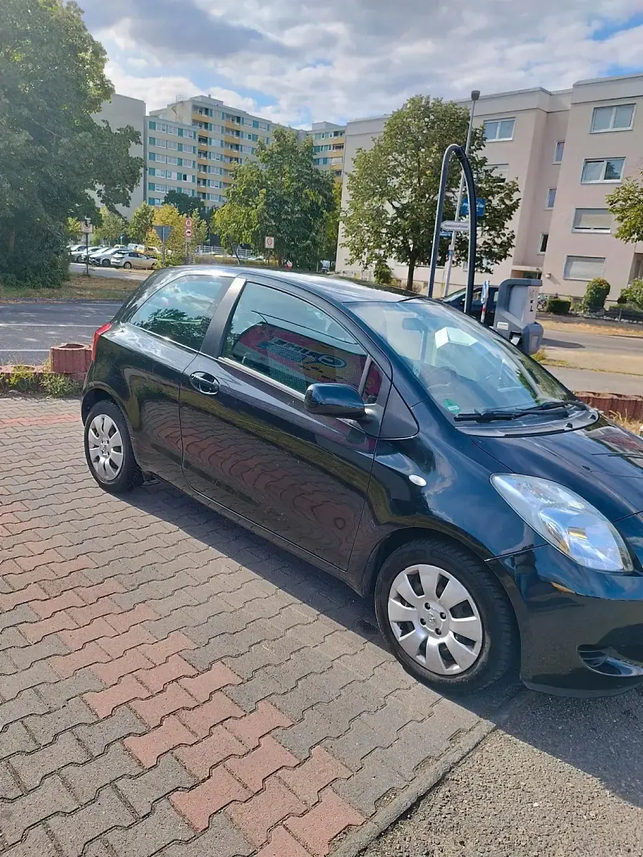 Gebraucht Toyota Yaris 87 PS (63 kW) 2007 Schwarz Kleinwagen