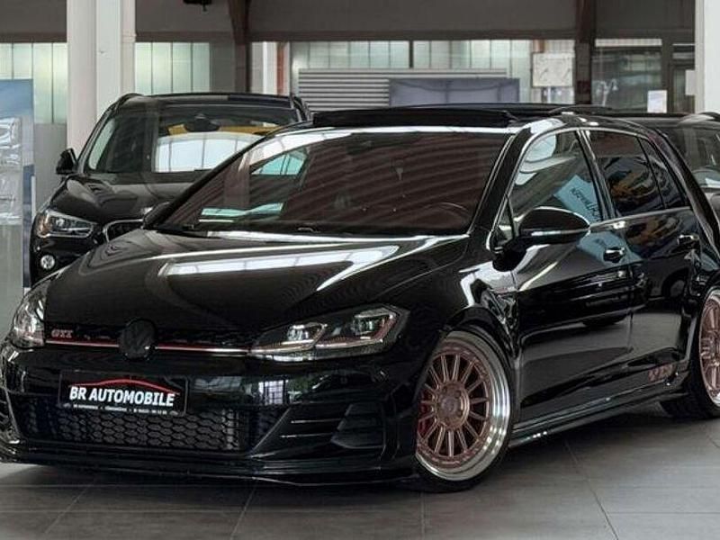 Schwarz Gebraucht 2019 VW Golf VII GTI Limousine | 26.490 € (Etwas zu teuer) - Bild 1/4