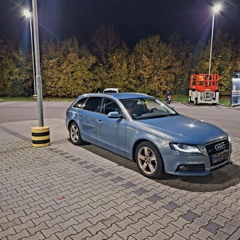 Grau Gebraucht 2011 Audi A4 Ambition Kombi | 8.000 € (Superpreis) - Bild 1/4