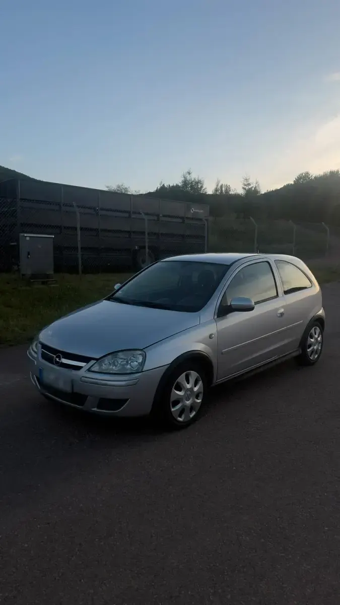 Gebraucht Opel Corsa 80 PS (58 kW) 2005 Silber Kleinwagen