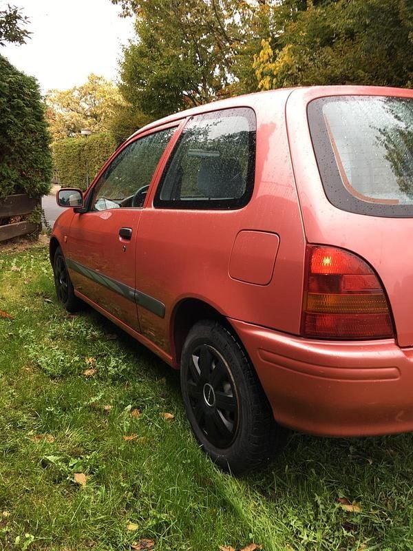 Rot Gebraucht 1996 Toyota Starlet Kleinwagen | 1.999 € (Fairer Preis) - Bild 1/4
