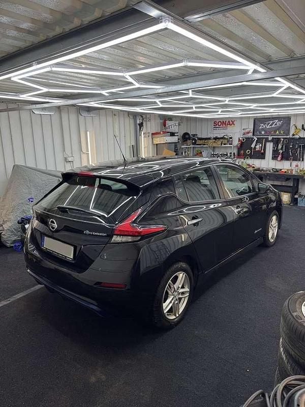 Gebraucht Nissan Leaf Tekna 110 kW (150 PS) 2019 Schwarz Kleinwagen