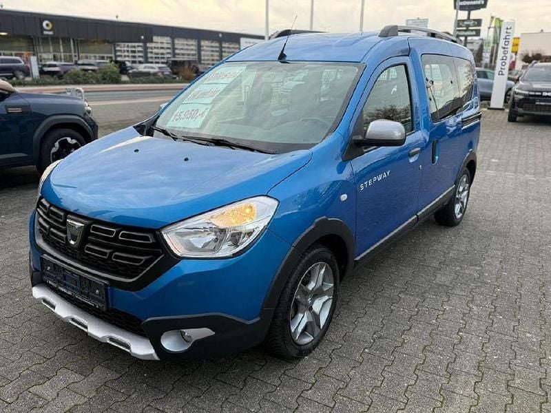Gebraucht Dacia Dokker Stepway 95 PS (69 kW) 2019 Blau sky Van / Kleinbus
